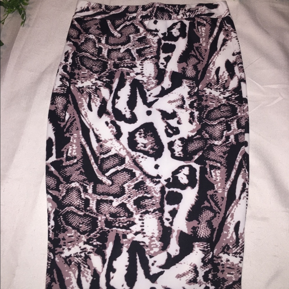 Fitted Pencil Skirt - Nicki Minaj - Picture 6 of 8